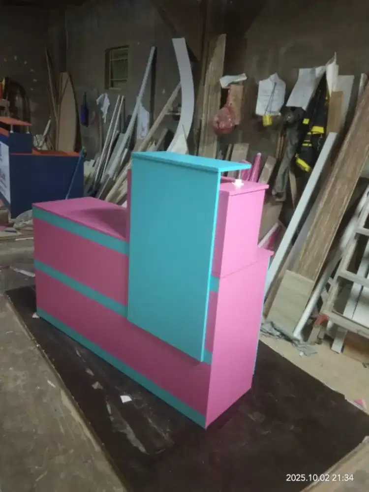Meja kasir laundry meja toko meja resepsionis pink