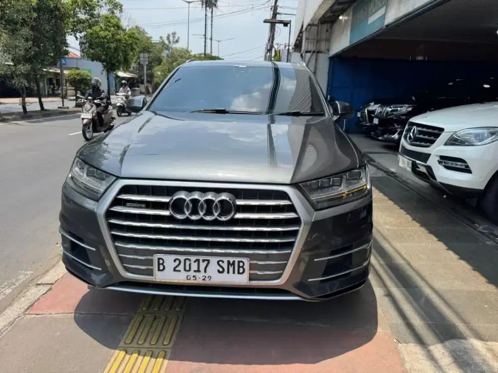Audi Q7 th 2016 AT siap pakai
