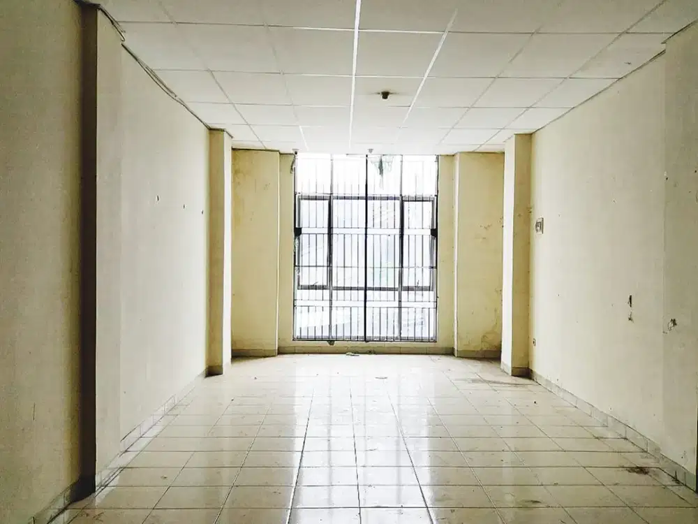 Ruko gandeng 3, siap pakai, potensial, lokasi strategis, pusat bisnis di Ketapang, Krukut , Jakarta Barat