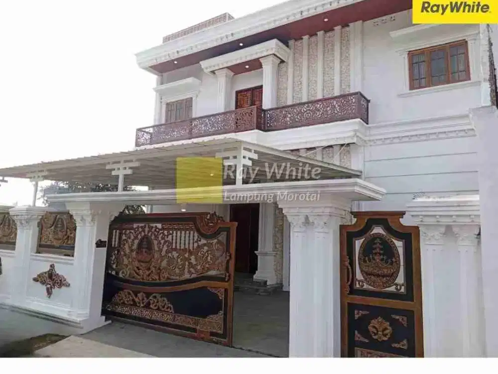 rumah kamar 7 ada kolam renang