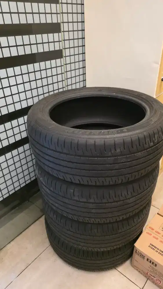 Ban Zenix 99% baru dunlop SP SPORT MAXX R18 225 50