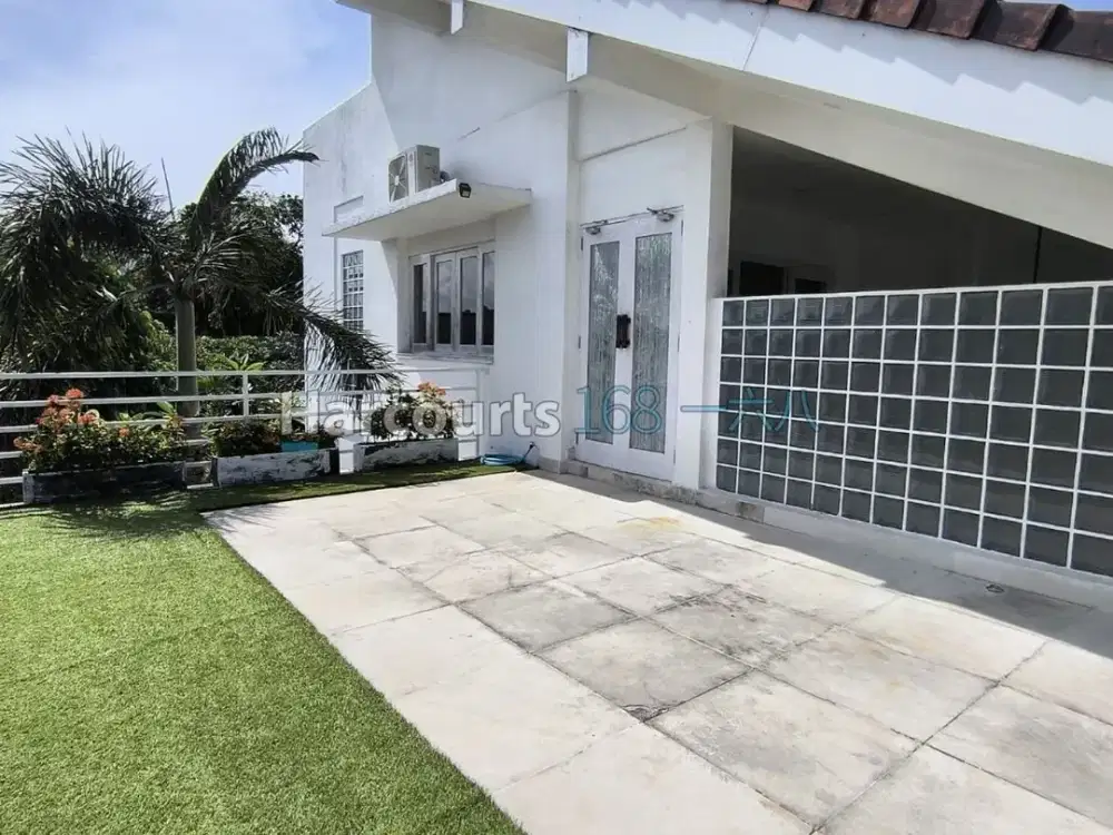 2 Floors VIlla in Benoa
