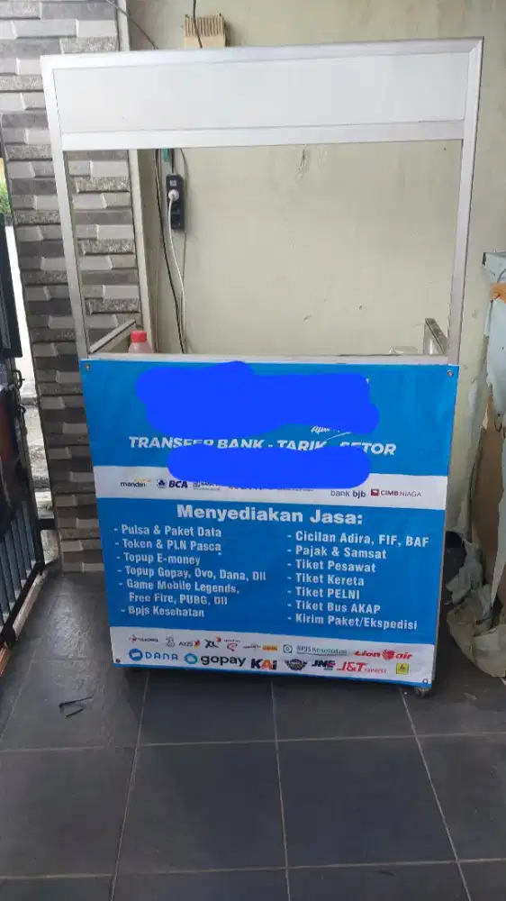 Stand portable minuman ada rodanya