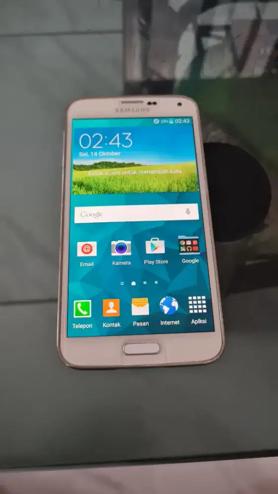 Hp. Sangsung S5  komplit dus kondisi harus di servise