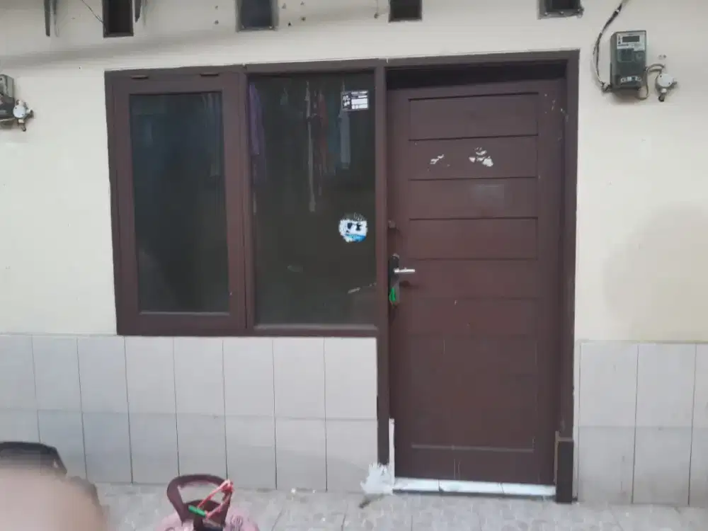 Di kontrakan /bulan 1.100.000 belakang kantor kec: pulogadung Jaktim