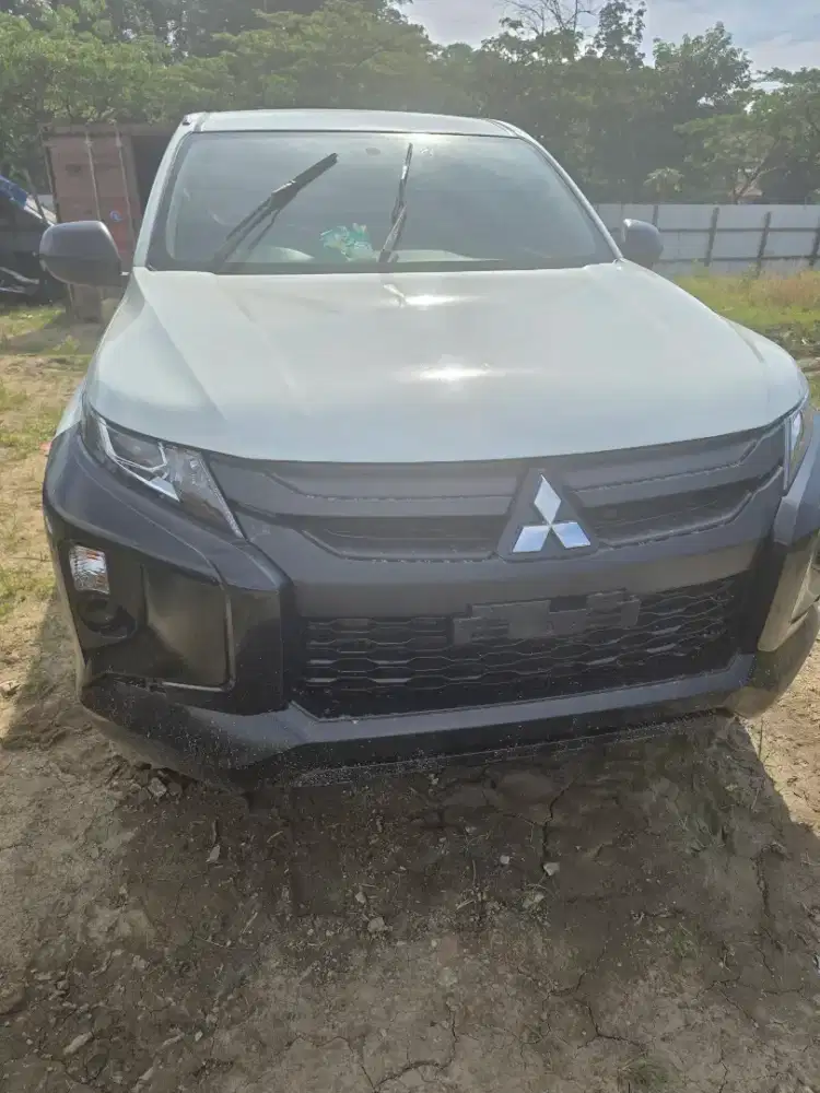 Triton single kabin 4 x 4