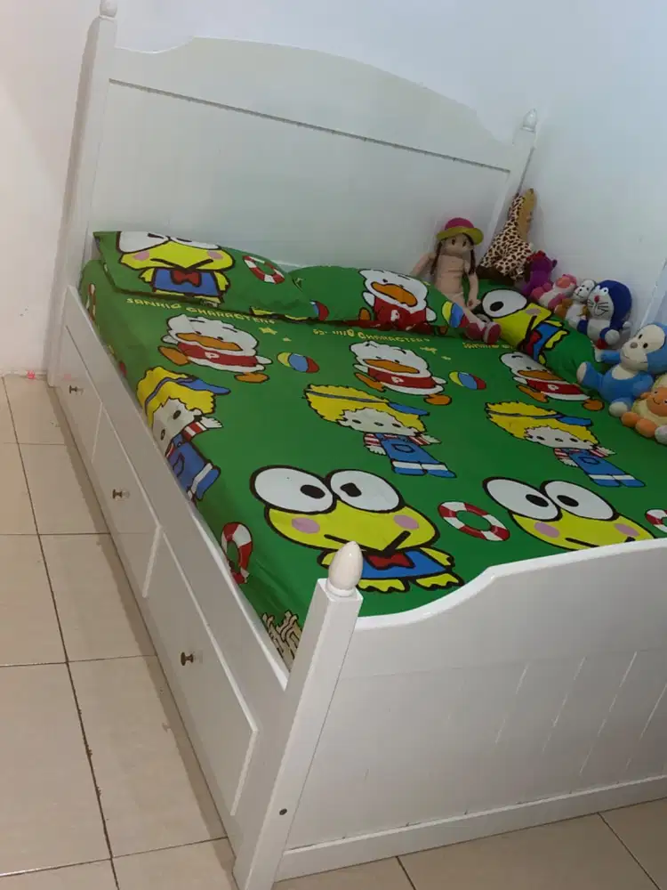 Dijual Divan (tempat tidur) tanpa kasur