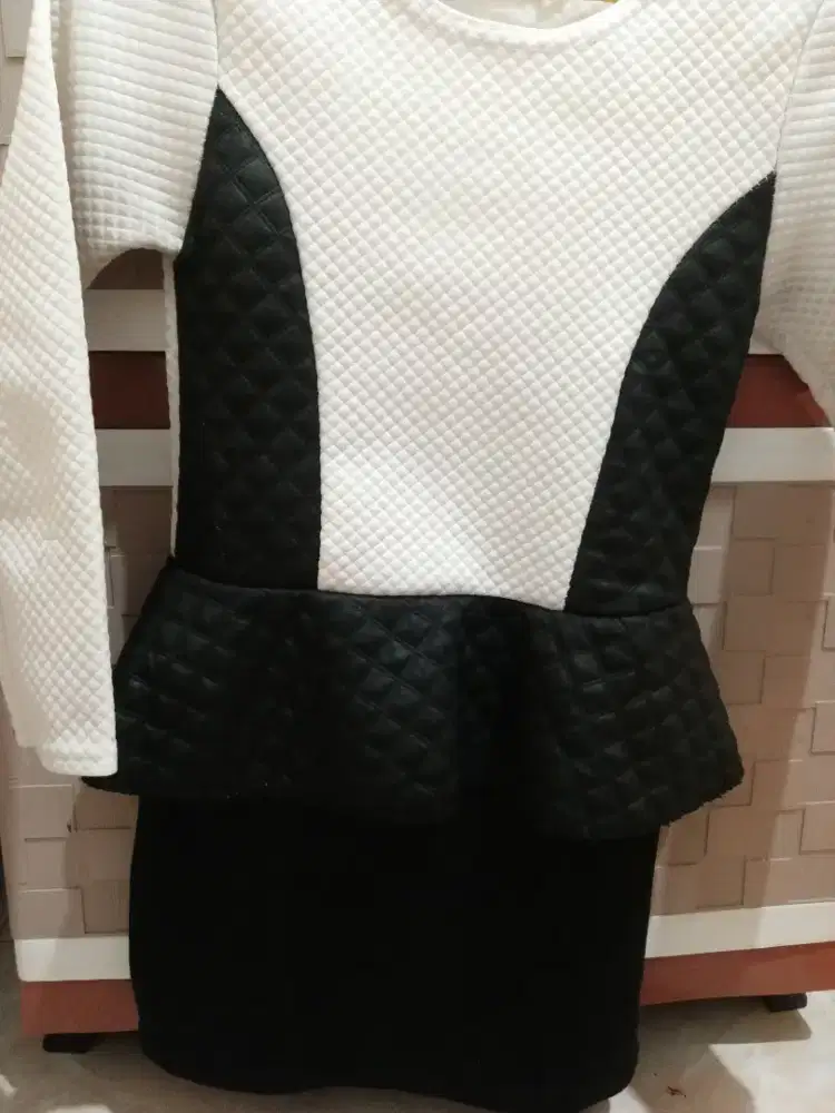 dress anak hitam putih