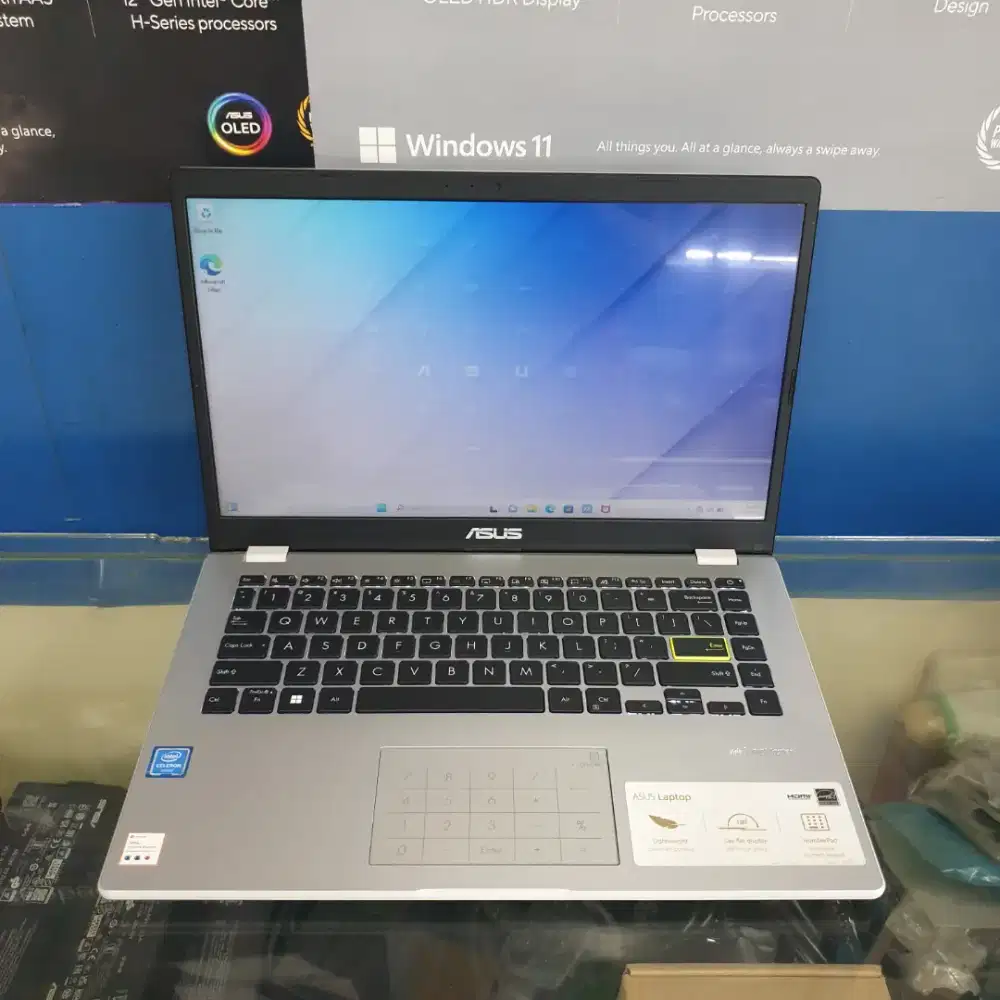 Asus VivoBook E410MAO Celeron N4020 Ram-4GB SSD-512GB 14inchi Mulus