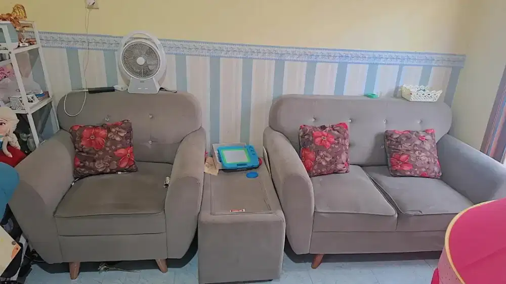 Jual cepat sofa 1 set