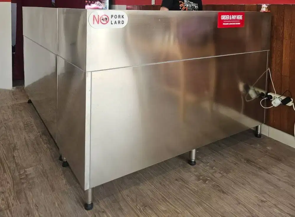 Meja Stainless 201 Rak 2 1/2 ( ada penutup belakang )