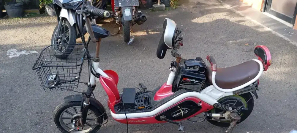 Sepeda listrik apa adanya