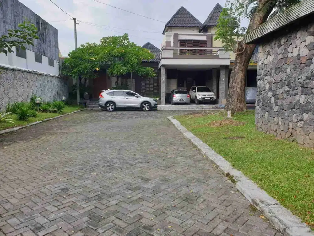 Dijual rumah bagus mewah dengan kolam renang, di perumahan elite TIRTAMAYA RESIDENCE Gentan Solo.