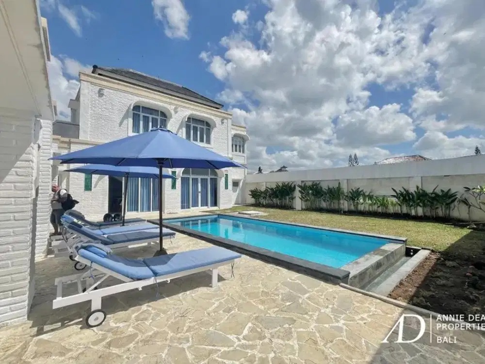 LEASEHOLD | 3-BEDROOM MODERN COLONIAL-STYLE VILLA - KEROBOKAN