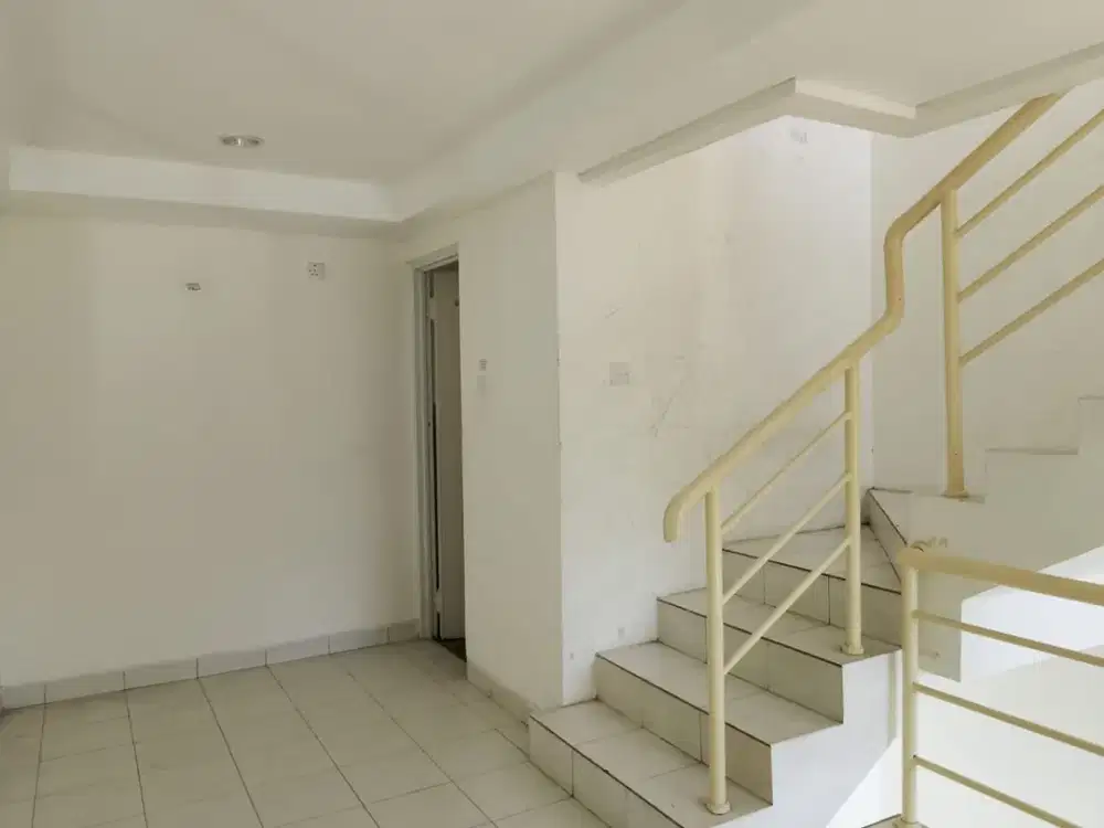 Gudang bagus di Delta Silikon Lippo Cikarang.