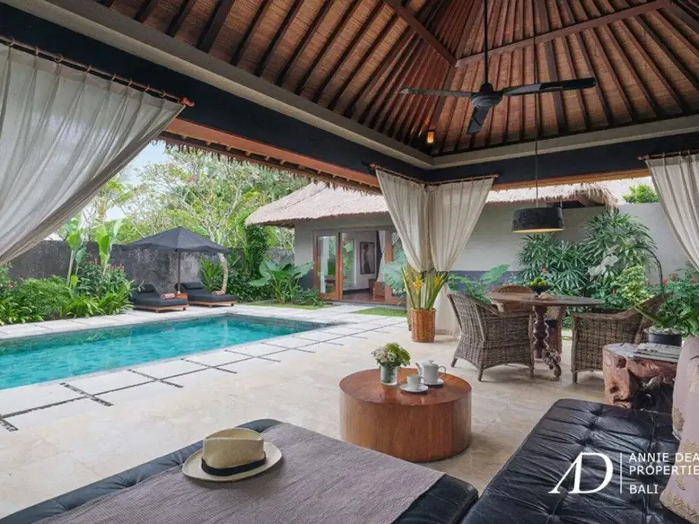 LEASEHOLD 25 YEARS | LUXURY BOUTIQUE VILLA AT SEMINYAK BEACH AREA