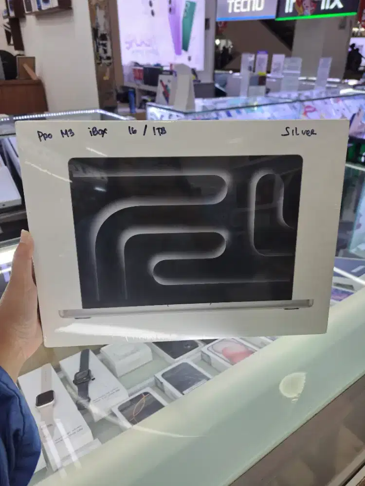 Apple Macbook Pro M3 14 Inch 16/1TB SSD Silver BNIB Resmi IBOX