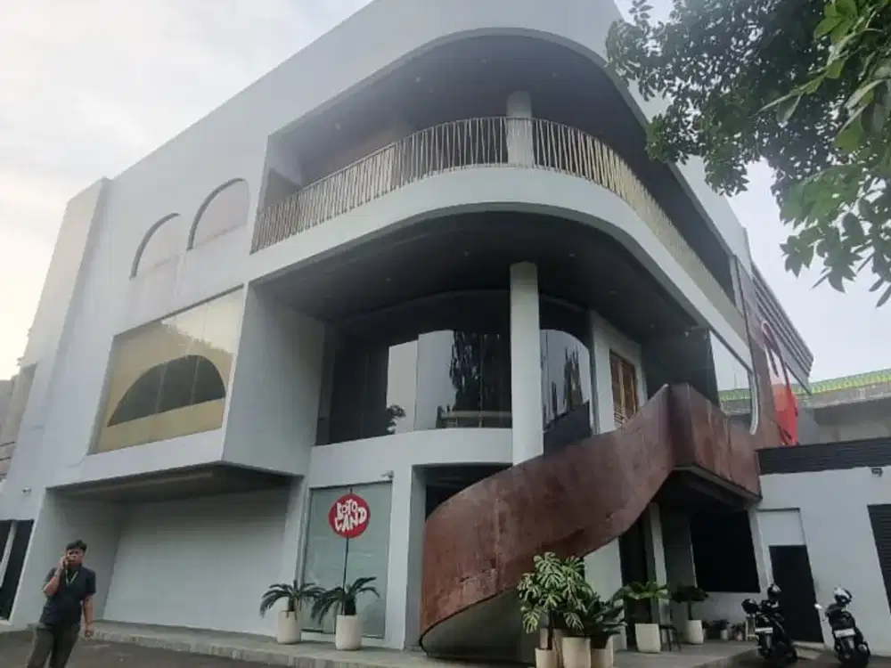 Gedung Hook Strategis  – Siap Usaha, Lokasi Prestisius Kebayoran Baru