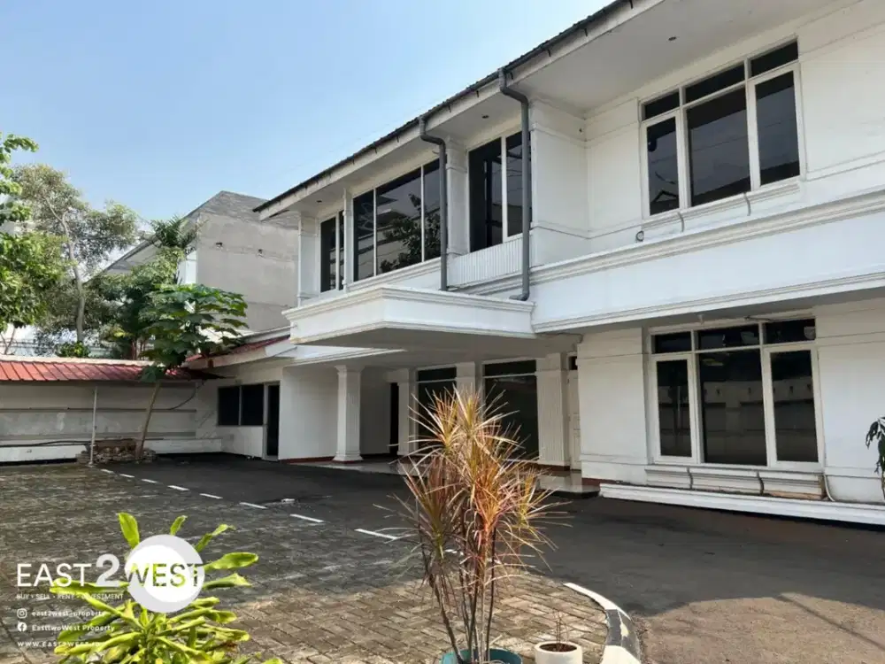 Sewa  Rumah Kantor Jalan Sisingamangaraja Kebayoran Baru Jakarta Selatan Lokasi Super Strategis