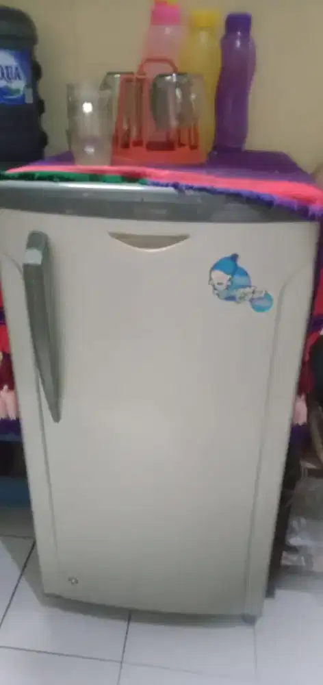 Kulkas Toshiba Bekas