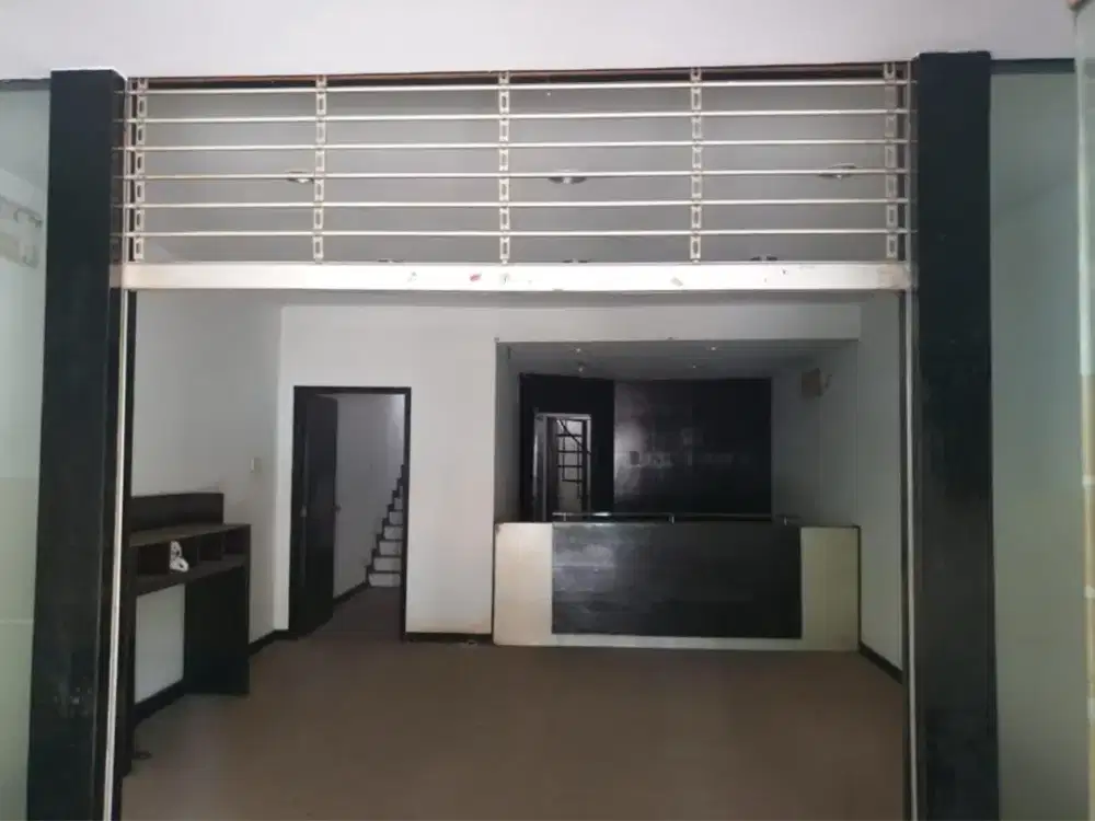 Ruko 2.5 lantai deretan Metro Sunter Plaza hadap Selatan ex bank