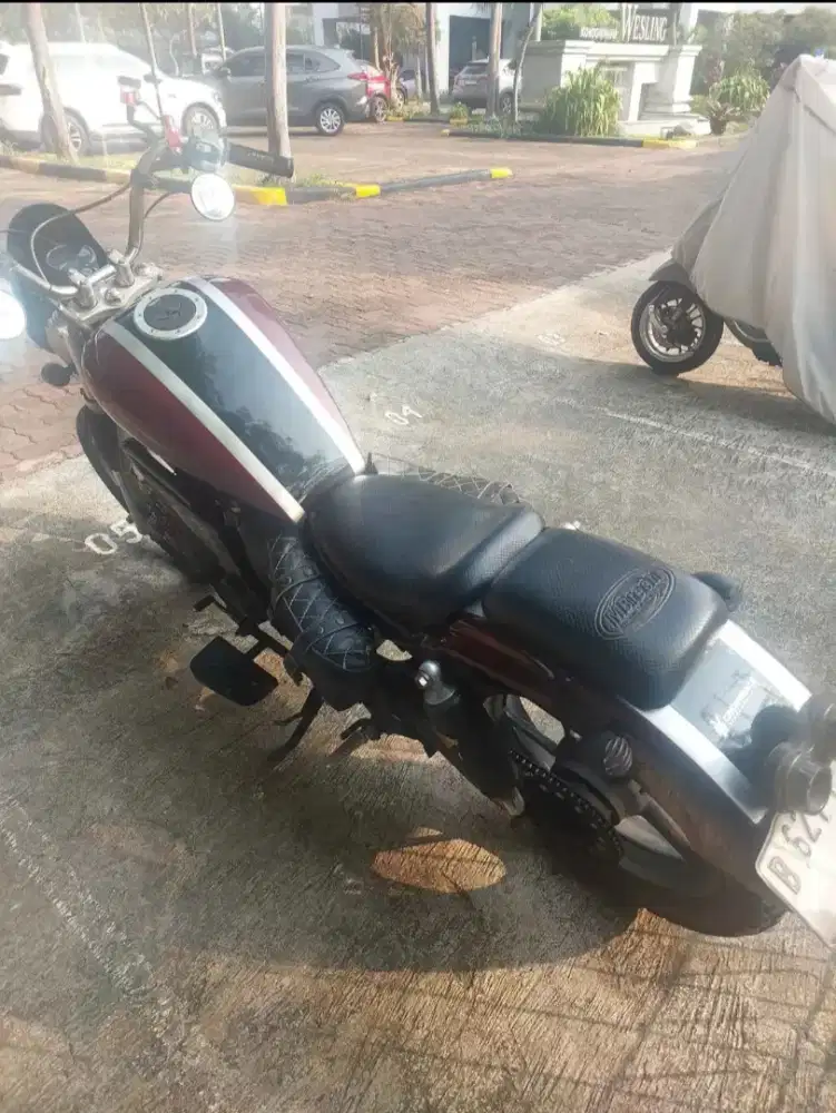 Custom Bobber Byson