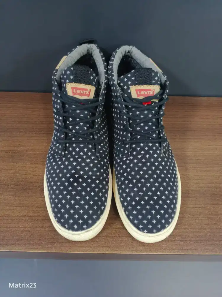 Sepatu second casual size 45