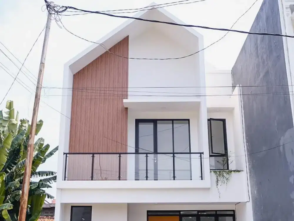 RUMAH 2 LANTAI DI DALAM CLUSTER  BANGUNAN BARU DI JAKARTA SELATAN