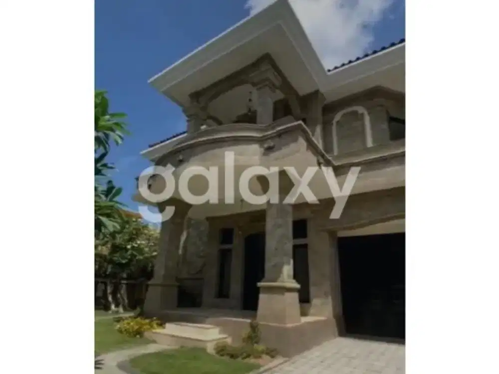 RUMAH SEMI VILLA DI MOH YAMIN RENON DENPASAR, BALI