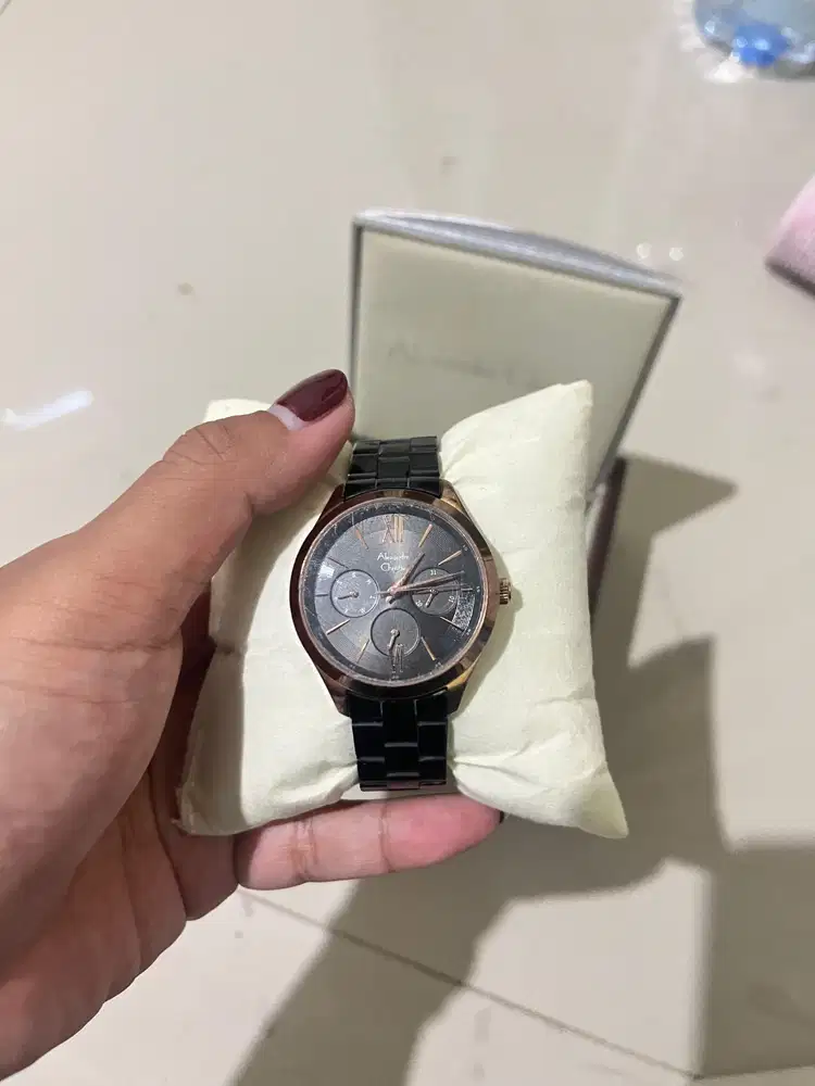 Alexandre christie wanita
