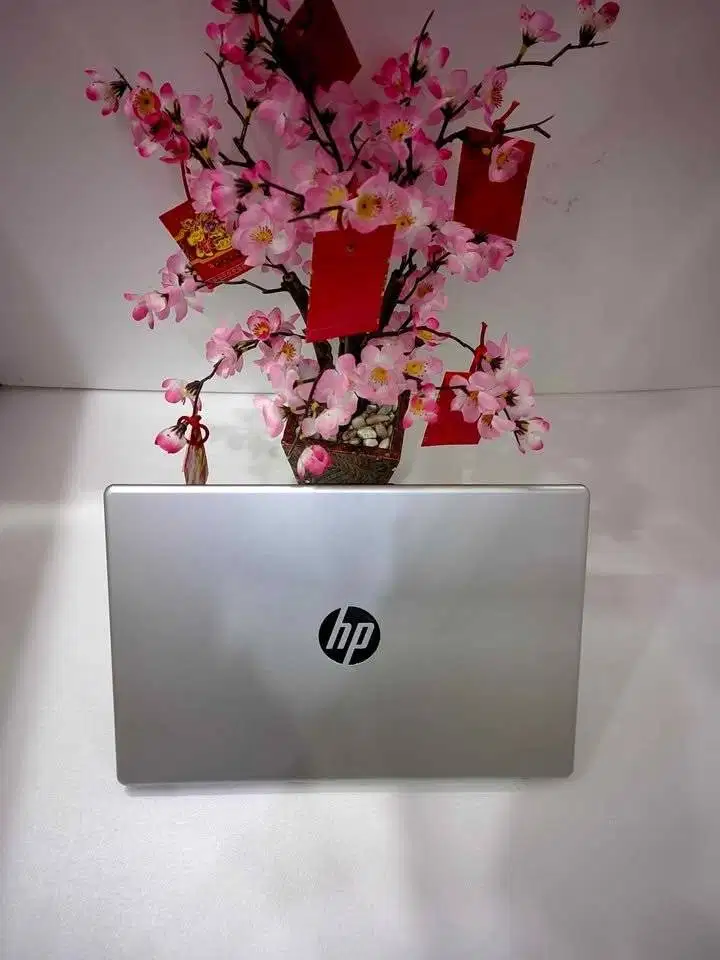 Laptop HP14 ep0260TU i3-1315U 8GB/512GB/Windows 11/OHS 2024/Garansi 2