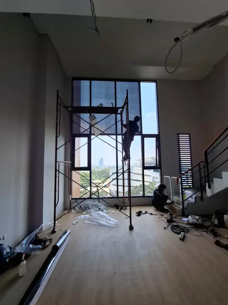 Kaca film panggilan. Mobil dan rumah