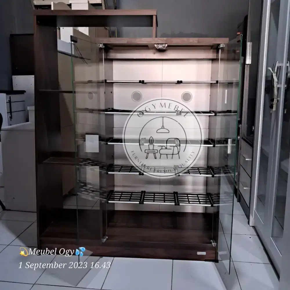 READY RAK SEPATU AKIRA RS 90 TERMURAH TERLARIS SALE