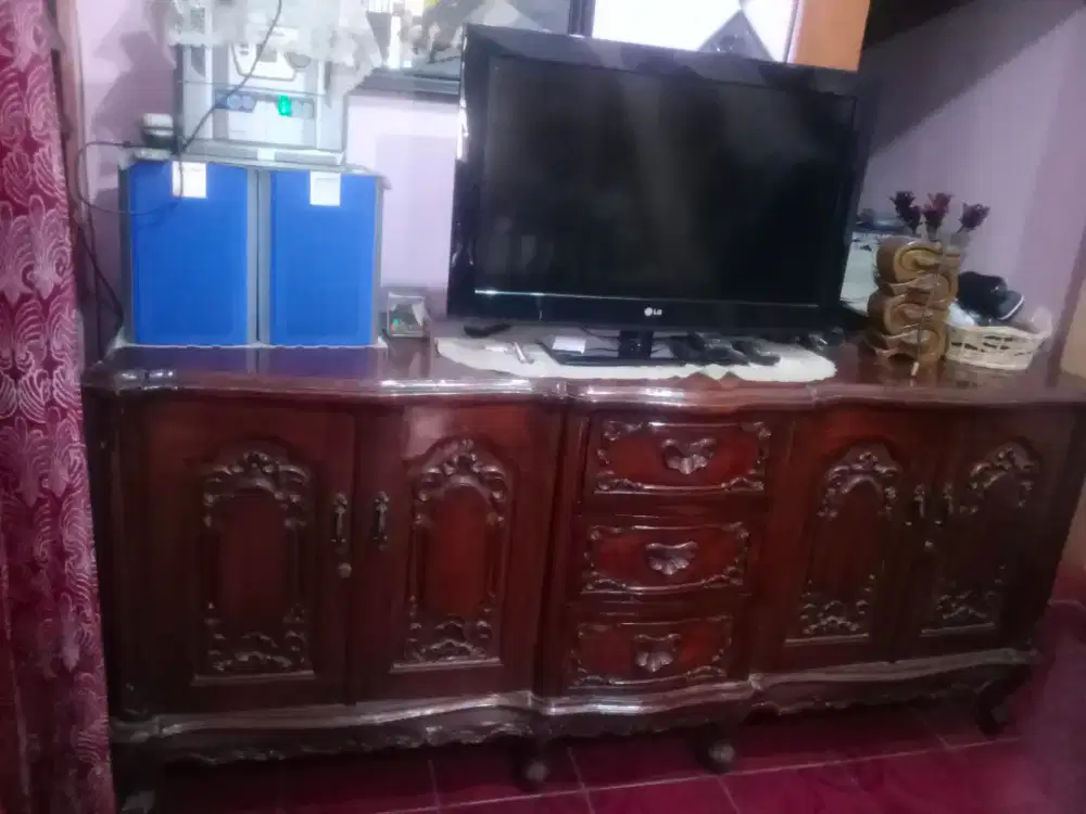 Lemari bufet kayu jati