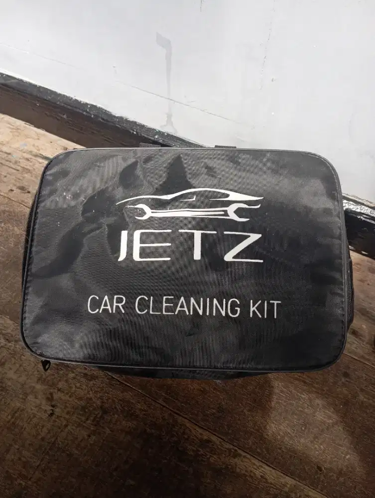 Car cleaning kit