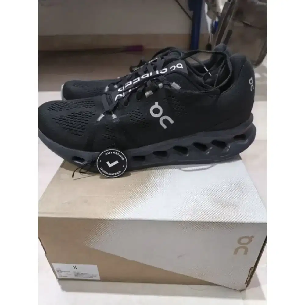 On Running Cloudsurfer Black