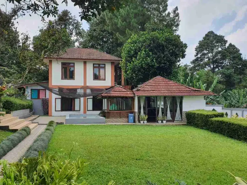 Dijual Villa yg bisa disewakan harian di Bogor Selatan.