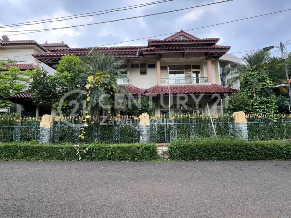 Rumah Hoek Klasik Kokoh Kolam Renang Premium Bintaro Jakarta Selatan