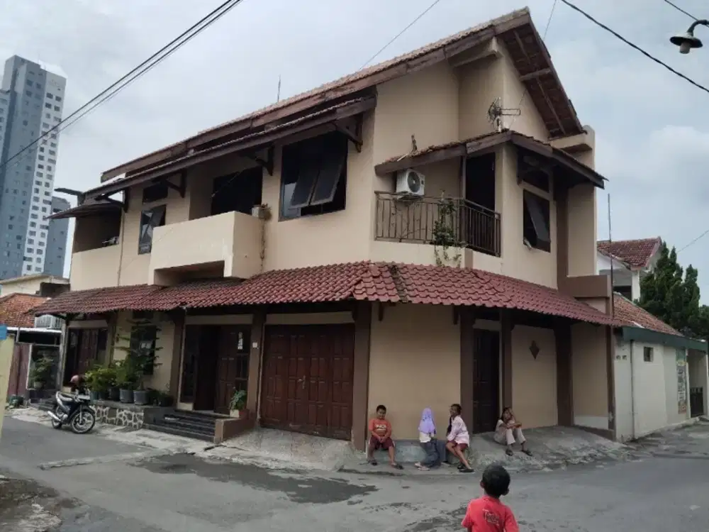 turun harga rumah 2 lantai lokasi strategis di jajar