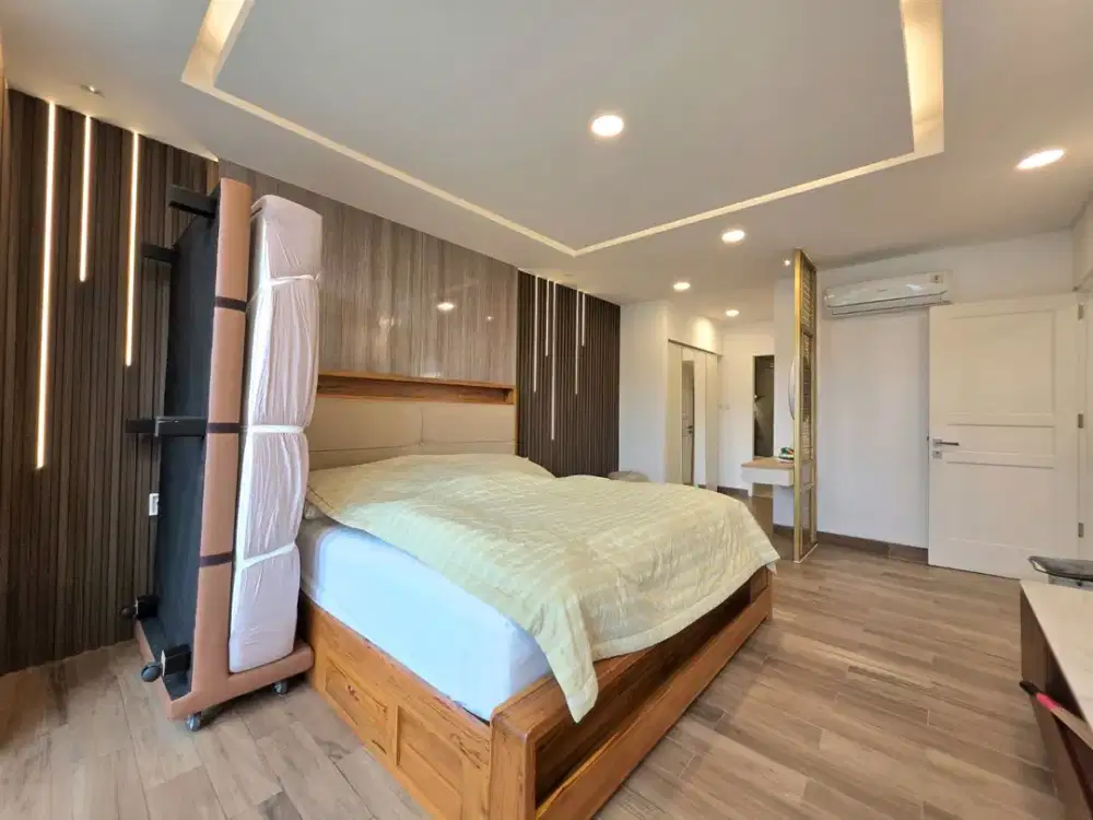 Dijual Cepat Rumah Mewah Di Taman Giri Loka BSD