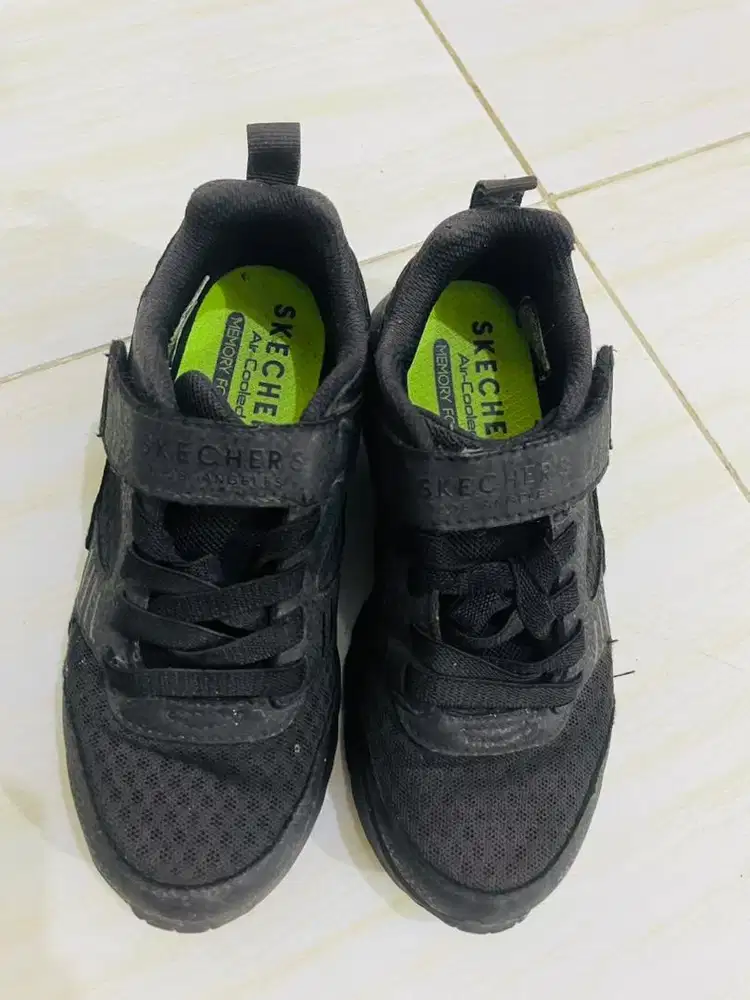 Dijual sepatu anak sekolah/ hitam