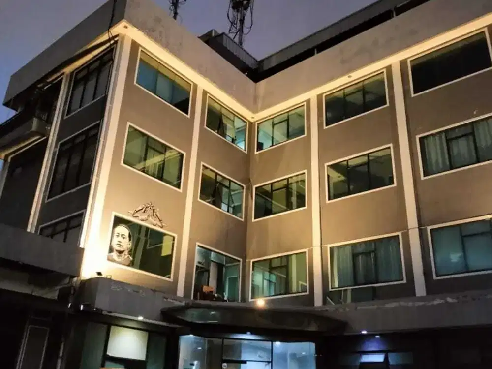 Dijual gedung strategis bebas banjir di daerah rawa belong