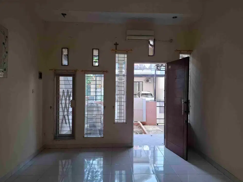 Dijual Rumah strategis siap huni, dekat toll becakayu