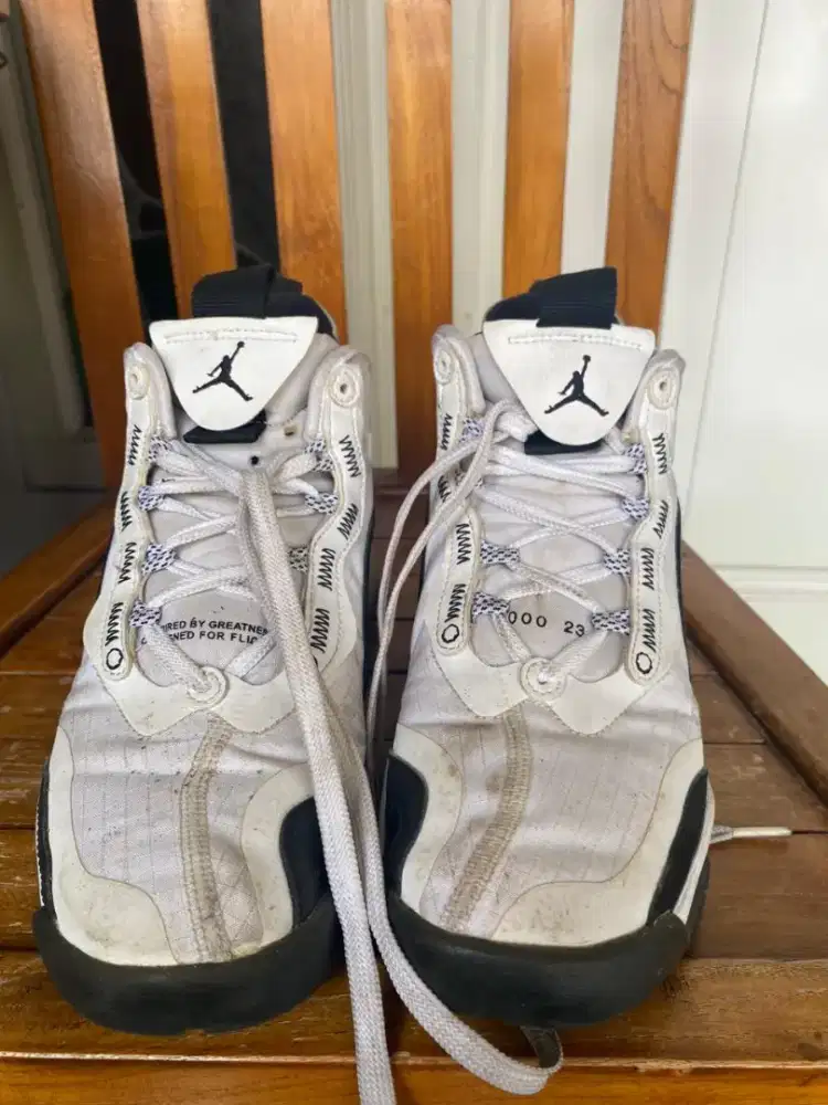 sepatu basket jordan