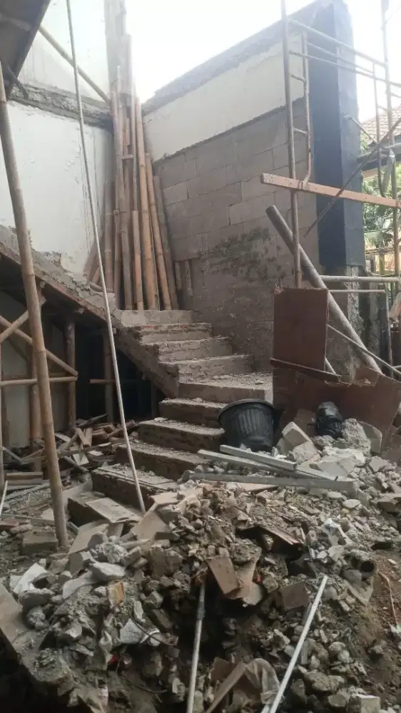 Perbaikan dinding rembes,atap bocor,renovasi rumah,kramik,flapon