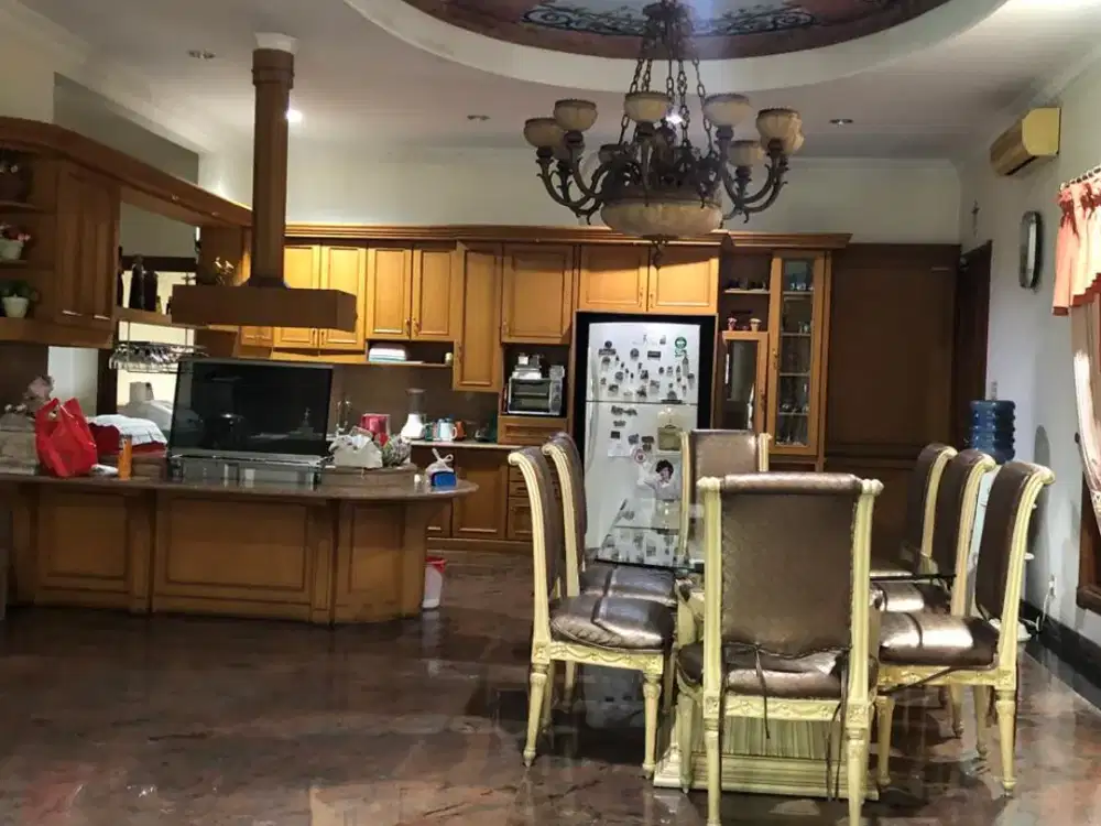 Dijual murah rumah cantik Villa Permata Gading