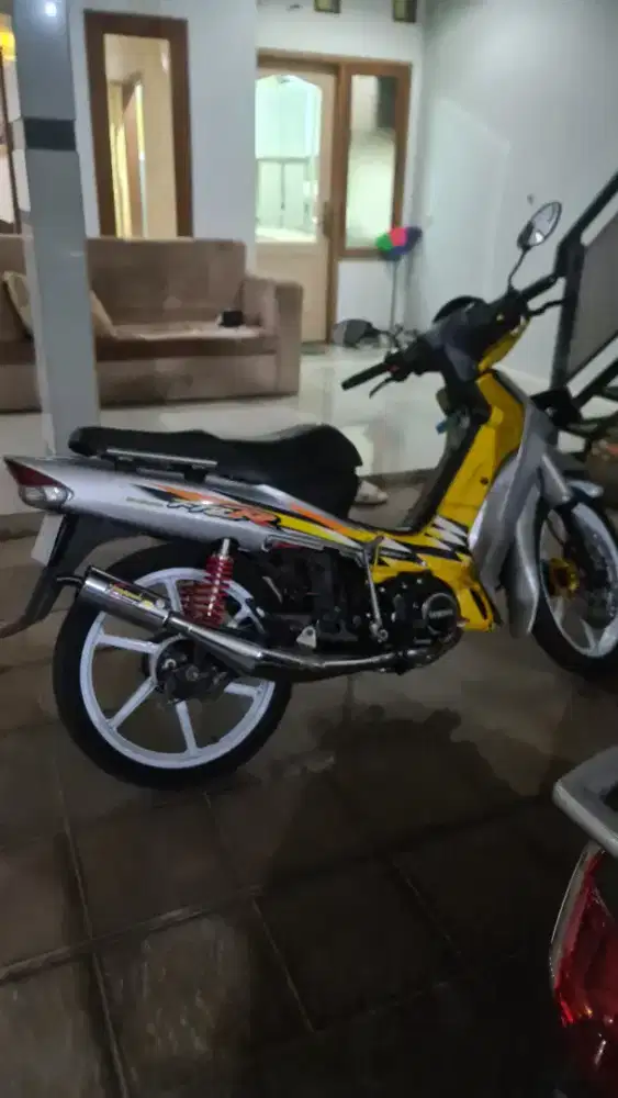 Yamaha F1zr 2002 siap pakai Mesin halus kelistrikan on