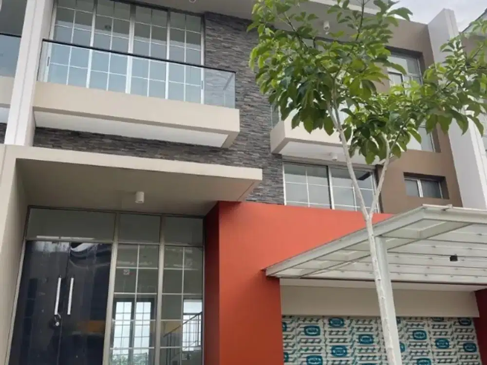 Rumah mewah pik 2 hadap danau 4 kamar tidur