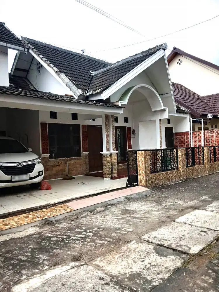 Rumah Lingkungan Perumahan dekat Jalan Anggajaya