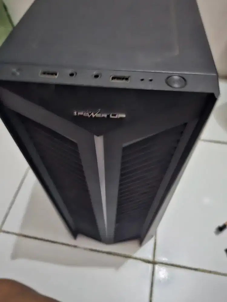 Casing pc bekas kantor masih mulus barang kurang ngerti harga ajuin